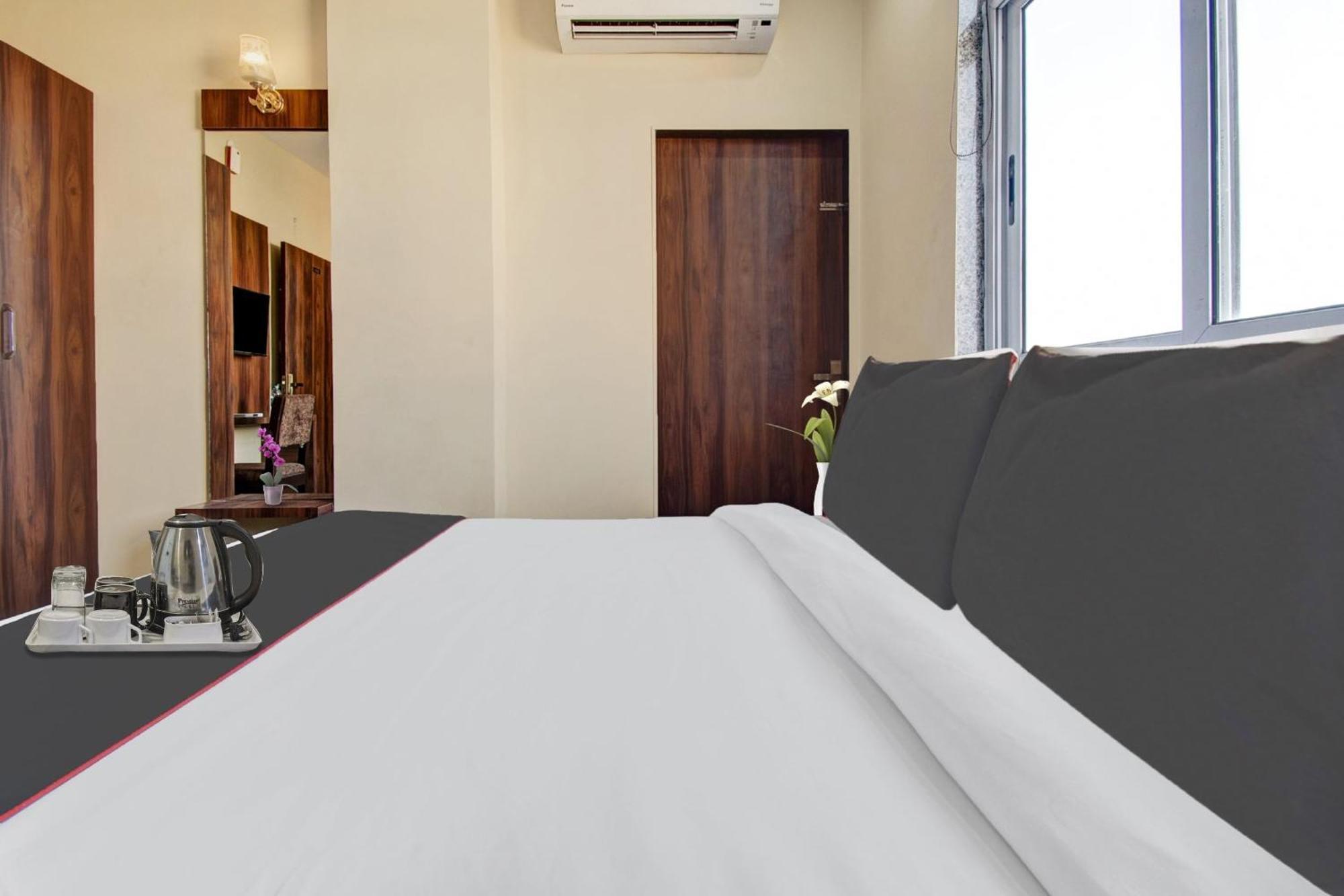 Hotel Ratan Palace By Select ชัยปุระ ภายนอก รูปภาพ